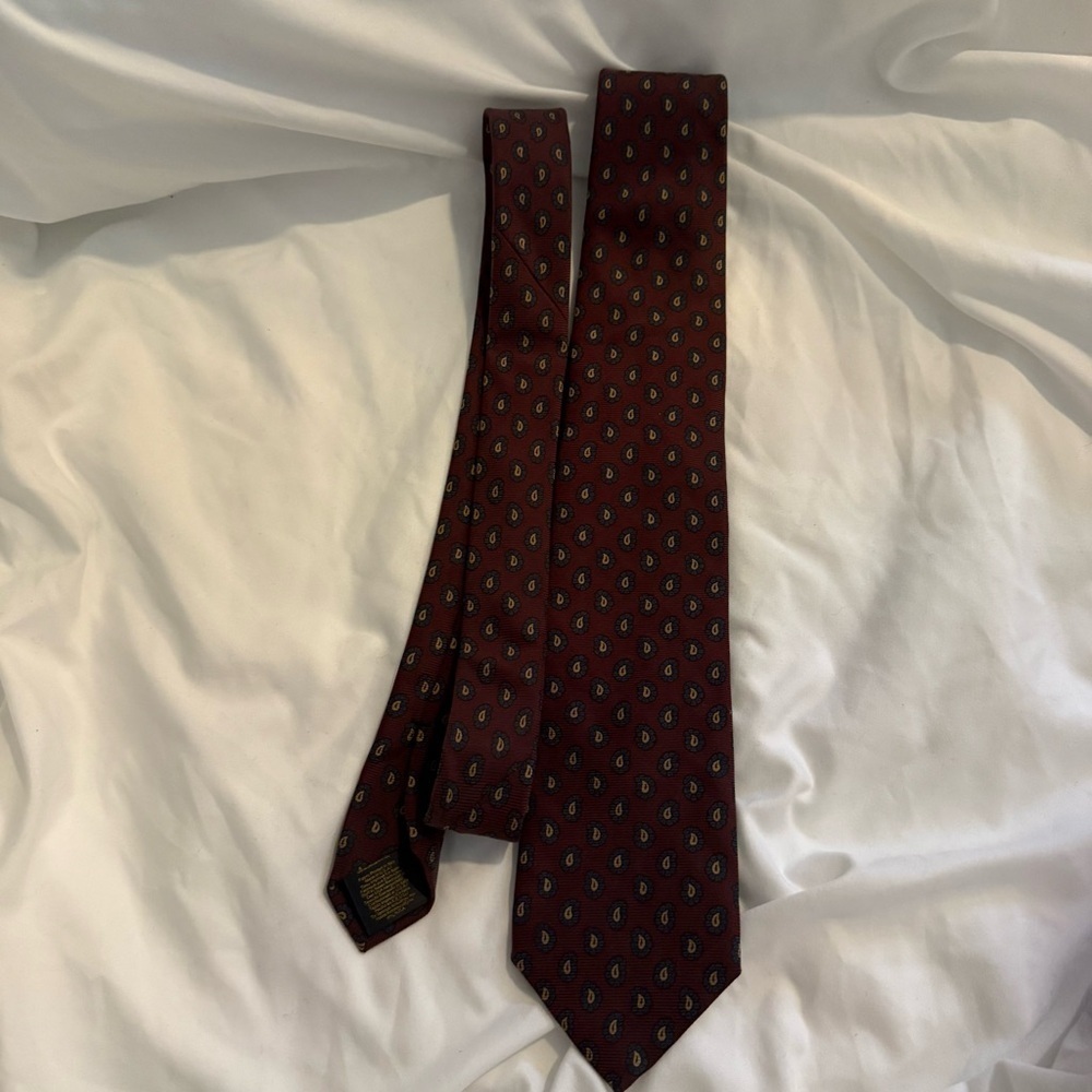 Like New Brooks Brothers Paisley Tie
